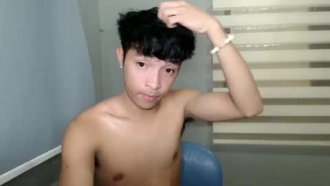 Snapshot of urhotethanxx chatting on 10/16/25, 05:36 Ethan online show from 10/16/25, 05:36