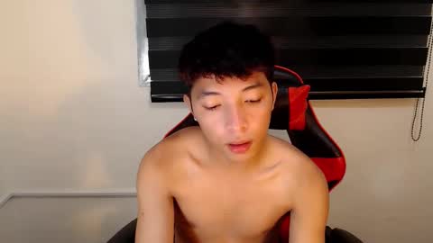 Snapshot of urhotethanxx chatting on 11/12/25, 11:54 Ethan online show from 11/12/25, 11:54