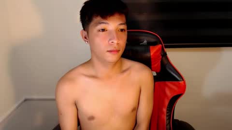 Snapshot of urhotethanxx chatting on 11/29/25, 03:04 Ethan online show from 11/29/25, 03:04