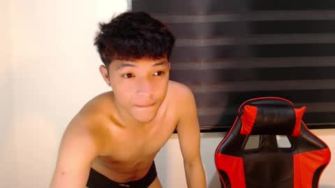 Snapshot of urhotethanxx chatting on 12/02/25, 02:56 Ethan online show from 12/02/25, 02:56