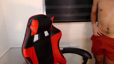 Snapshot of urhotethanxx chatting on 12/03/25, 03:32 Ethan online show from 12/03/25, 03:32