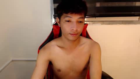 Snapshot of urhotethanxx chatting on 12/16/25, 03:39 Ethan online show from 12/16/25, 03:39