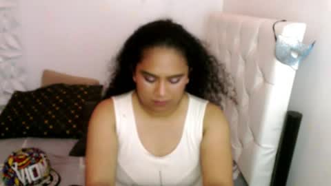 Snapshot of urhotmariahclara chatting on 05/17/26, 04:36 Anna online show from 05/17/26, 04:36