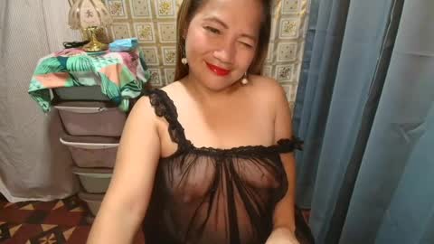 urhotmomzoey online show from 07/08/26, 12:42