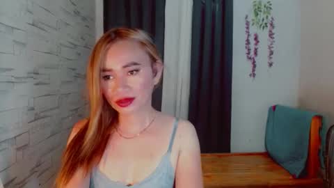 urlovely_che online show from 03/17/26, 07:23