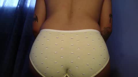 Snapshot of urlovely_hait chatting on 11/23/25, 04:01 Sham online show from 11/23/25, 04:01