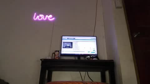 Snapshot of urlovely_hait chatting on 01/16/26, 06:12 Sham online show from 01/16/26, 06:12