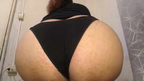 Snapshot of urlovely_hait chatting on 04/20/26, 04:21 Sham online show from 04/20/26, 04:21