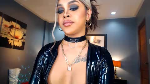 UrMajestyTyra online show from 12/17/24, 02:55
