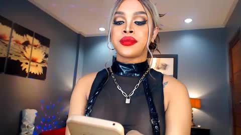 UrMajestyTyra online show from 12/18/24, 01:37