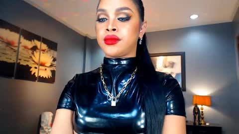 UrMajestyTyra online show from 01/05/25, 06:02