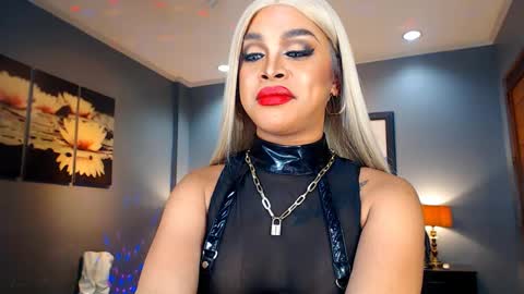 UrMajestyTyra online show from 01/06/25, 06:25