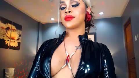 UrMajestyTyra online show from 01/11/25, 02:09