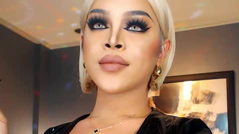 UrMajestyTyra online show from 09/29/25, 01:44