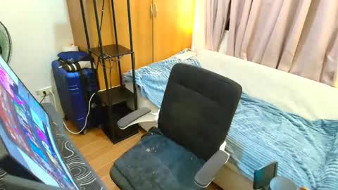 Snapshot of urnatty_guy chatting on 05/19/26, 04:02 ander online show from 05/19/26, 04:02