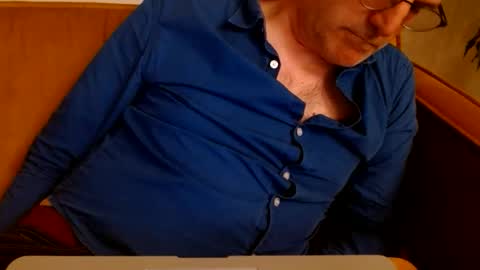 Snapshot of uropportunity chatting on 10/04/25, 09:57 Dutchsoftie online show from 10/04/25, 09:57