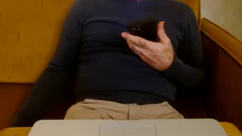 Snapshot of uropportunity chatting on 10/19/25, 06:08 Dutchsoftie online show from 10/19/25, 06:08