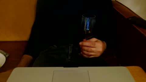 Snapshot of uropportunity chatting on 11/15/25, 07:10 Dutchsoftie online show from 11/15/25, 07:10