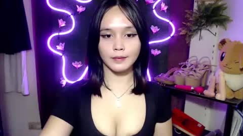 Pia online show from 10/28/25, 10:56