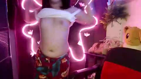 Pia online show from 11/13/25, 11:47