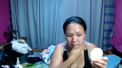 Snapshot of urpinay_singlemother chatting on 04/17/26, 12:30 urpinay_singlemother online show from 04/17/26, 12:30