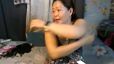 Snapshot of urpinay_singlemother chatting on 06/06/26, 10:42 urpinay_singlemother online show from 06/06/26, 10:42