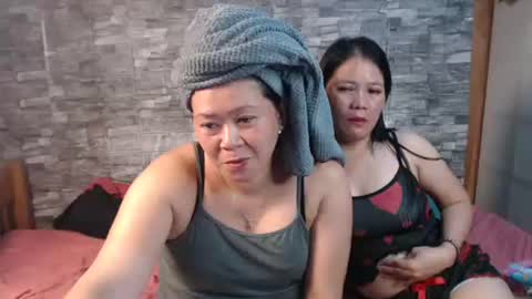 Snapshot of urpinay_singlemother chatting on 07/24/26, 10:24 urpinay_singlemother online show from 07/24/26, 10:24