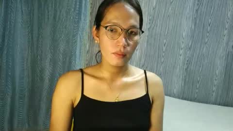 queen julia not into CHEAPGUY online show from 12/04/25, 11:08
