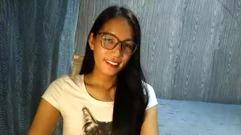 queen julia not into CHEAPGUY online show from 06/09/26, 01:01