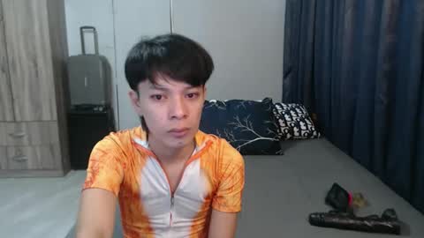 Snapshot of urpinoyasianx chatting on 10/10/25, 06:34 Mel online show from 10/10/25, 06:34