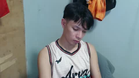 Snapshot of urpinoyasianx chatting on 11/02/25, 06:10 Mel online show from 11/02/25, 06:10