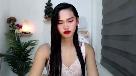 Snapshot of ursandra_xx chatting on 11/13/25, 09:52 ursandra_xx online show from 11/13/25, 09:52