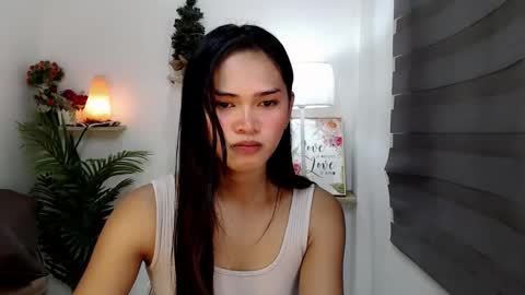 Snapshot of ursandra_xx chatting on 11/16/25, 05:57 ursandra_xx online show from 11/16/25, 05:57