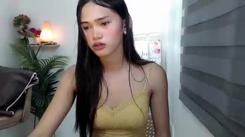 Snapshot of ursandra_xx chatting on 11/21/25, 05:39 ursandra_xx online show from 11/21/25, 05:39
