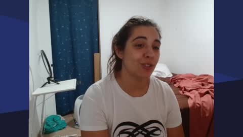 ursumi1 online show from 09/23/25, 08:01