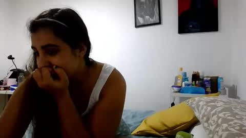 ursumi1 online show from 10/26/25, 03:51