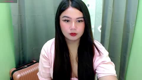 Snapshot of ursweet_ashley chatting on 12/12/24, 01:39 online show from 12/12/24, 01:39