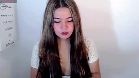 Snapshot of ursweet_ashley chatting on 12/28/24, 04:41 online show from 12/28/24, 04:41