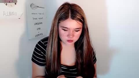 Snapshot of ursweet_ashley chatting on 01/04/25, 09:43 online show from 01/04/25, 09:43