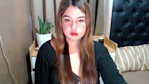 Snapshot of ursweet_ashley chatting on 02/01/25, 02:02 online show from 02/01/25, 02:02