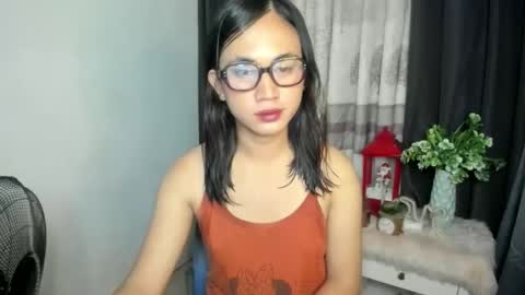 Snapshot of ursweet_athisa18 chatting on 11/21/25, 11:31 Athisa online show from 11/21/25, 11:31