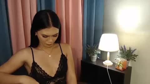 Snapshot of ursweet_gwennyxx chatting on 09/30/25, 02:27 JUST CALL ME GWENNY online show from 09/30/25, 02:27