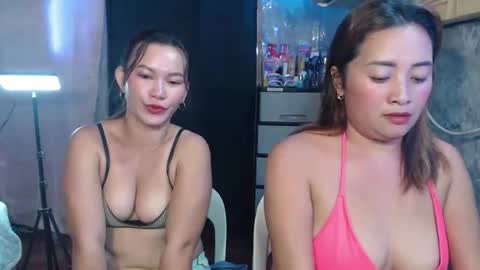 Snapshot of ursweetpinky chatting on 02/25/26, 12:42 ursweetpinky online show from 02/25/26, 12:42