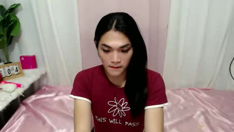 Snapshot of ursweetsofia04 chatting on 12/05/25, 01:03 Sofia online show from 12/05/25, 01:03