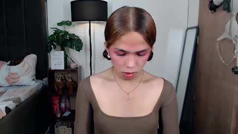CHESCA online show from 02/24/25, 06:16