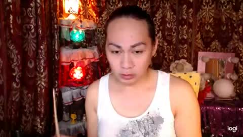 Snapshot of urtimelessbeauty chatting on 06/18/26, 04:33 Merca online show from 06/18/26, 04:33