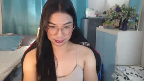 Ashley Kate Mateo Gray online show from 12/16/25, 11:15