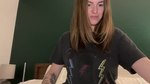 Snapshot of urwetdreamddd chatting on 10/30/25, 12:34 Dream online show from 10/30/25, 12:34