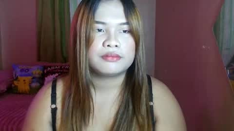 Snapshot of urwifematerial69_ chatting on 02/19/26, 08:32 Bella Miles Olivia online show from 02/19/26, 08:32