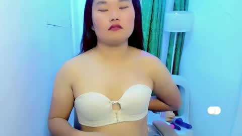 Snapshot of urwildpinayxxx chatting on 11/06/25, 11:22 melody online show from 11/06/25, 11:22